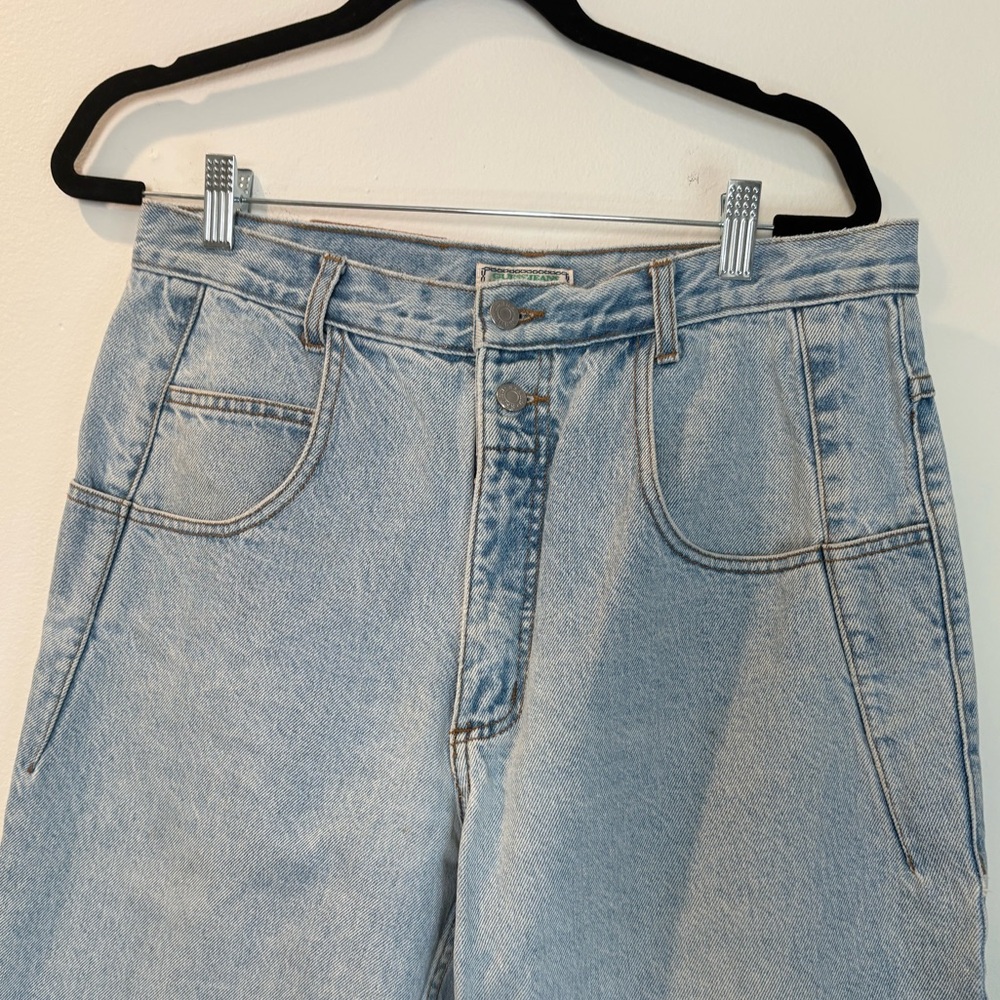Vintage GUESS Women’s Light Blue Straight Leg Jeans #111 - Picture 3 of 8